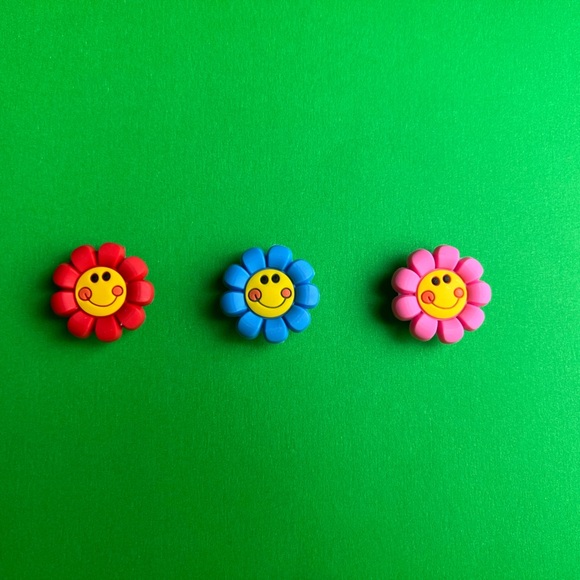 Flowers Crocs Shoe Charms Set of 7 - jibbitz Charms - Picture 4 of 6